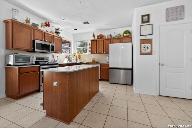 Image 15 of 50 For 26002 Meadowlark Bay