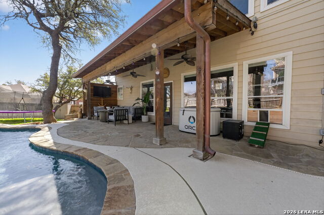 Image 33 of 50 For 26002 Meadowlark Bay