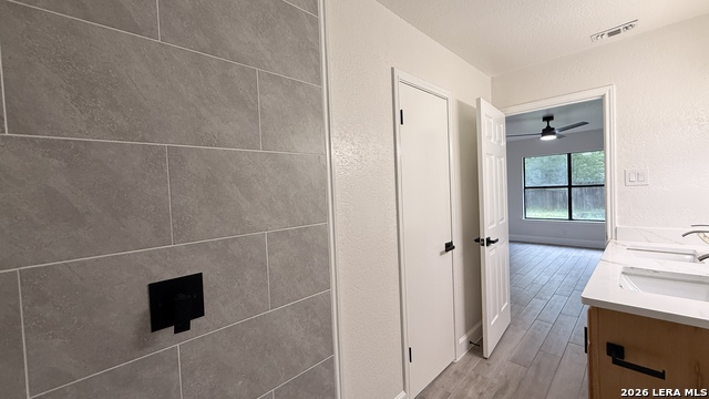 Image 19 of 26 For 6283 Valley Bay Dr