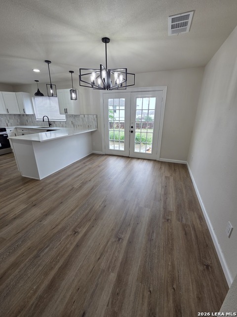 Image 5 of 17 For 8002 Chestnut Cape Dr