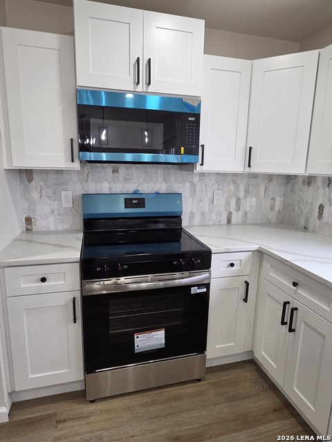 Image 9 of 17 For 8002 Chestnut Cape Dr