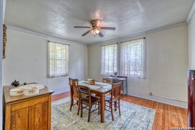 Image 16 of 47 For 218 Leona St W