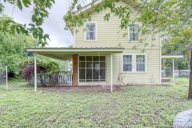 Image 23 of 47 For 218 Leona St W