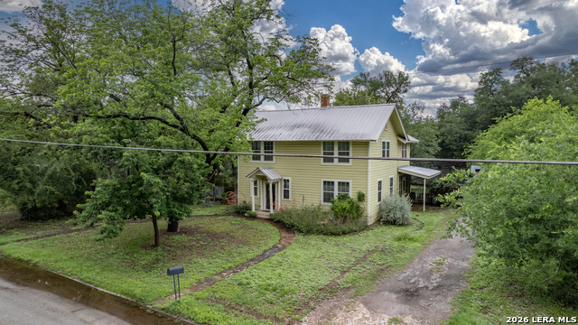 Image 36 of 47 For 218 Leona St W