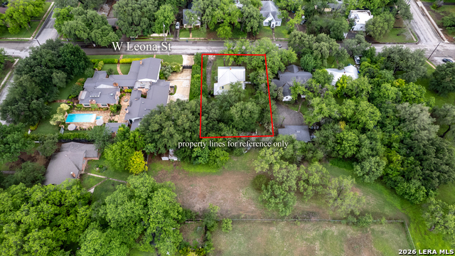 Image 39 of 47 For 218 Leona St W