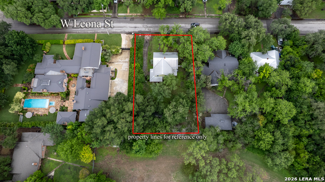 Image 41 of 47 For 218 Leona St W