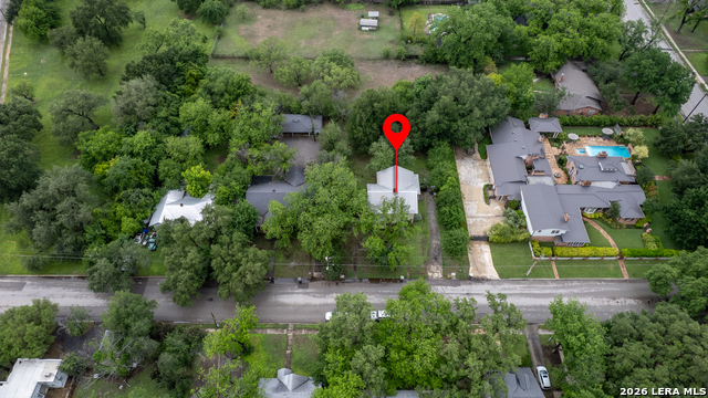 Image 45 of 47 For 218 Leona St W