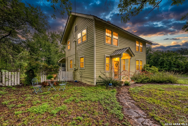 Image 46 of 47 For 218 Leona St W