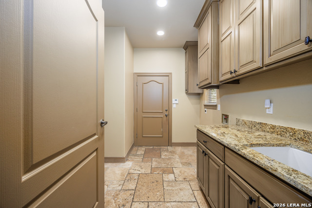 Image 27 of 50 For 2102 Elm Vista