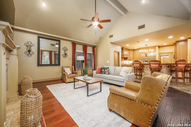 Image 33 of 50 For 2102 Elm Vista