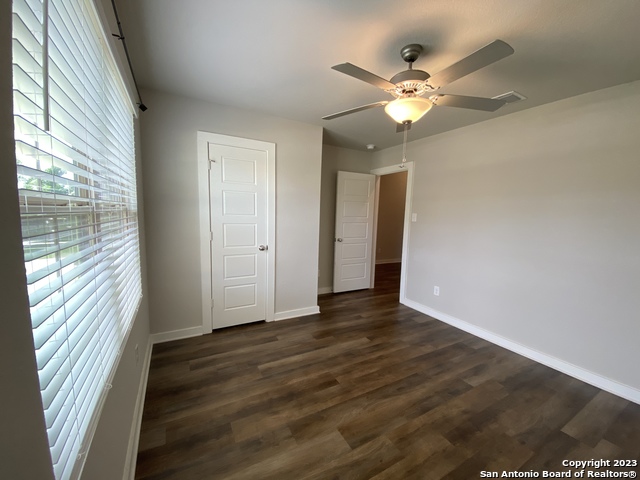 Image 19 of 38 For 6015 Akin Stroll