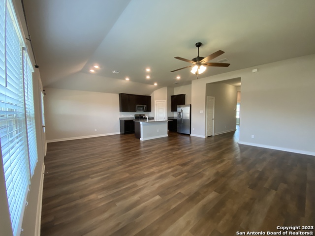 Image 20 of 38 For 6015 Akin Stroll