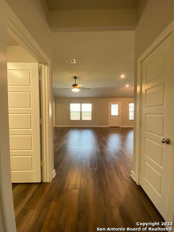 Image 21 of 38 For 6015 Akin Stroll