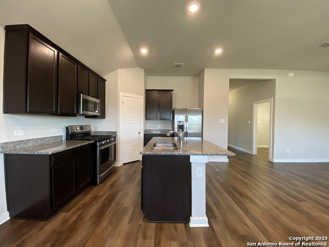 Image 7 of 38 For 6015 Akin Stroll