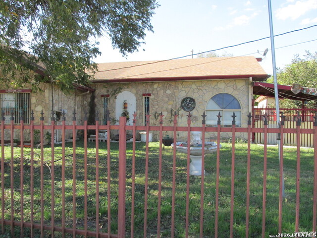 Image 2 of 7 For 617 Bynum W