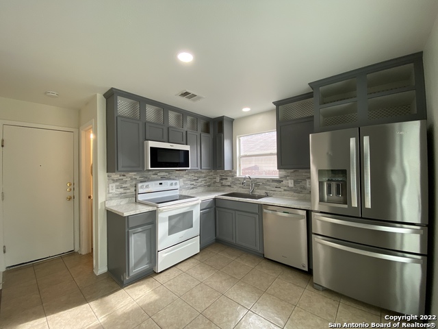 Image 10 of 34 For 373 Starling Crk