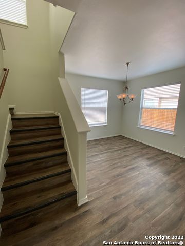 Image 13 of 34 For 373 Starling Crk