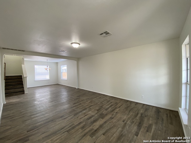 Image 4 of 34 For 373 Starling Crk