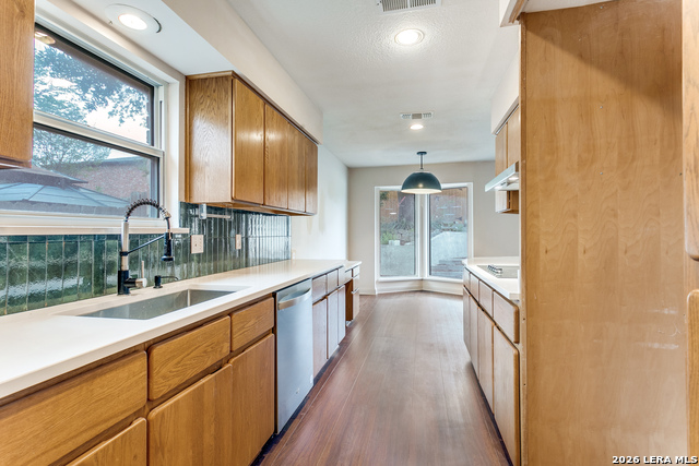 Image 17 of 32 For 710 Balboa  