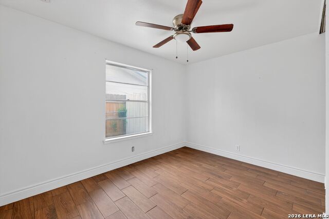 Image 20 of 27 For 7410 Brook Valley Dr