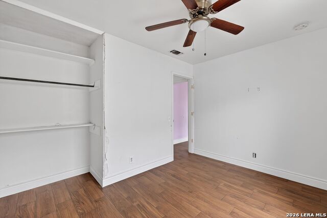 Image 21 of 27 For 7410 Brook Valley Dr