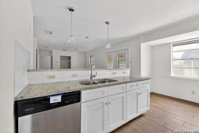 Image 5 of 27 For 7410 Brook Valley Dr