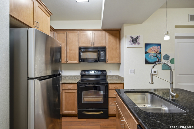 Image 12 of 39 For 7342 Oak Manor Dr  3105