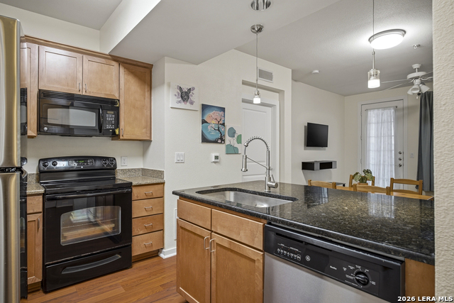 Image 13 of 39 For 7342 Oak Manor Dr  3105