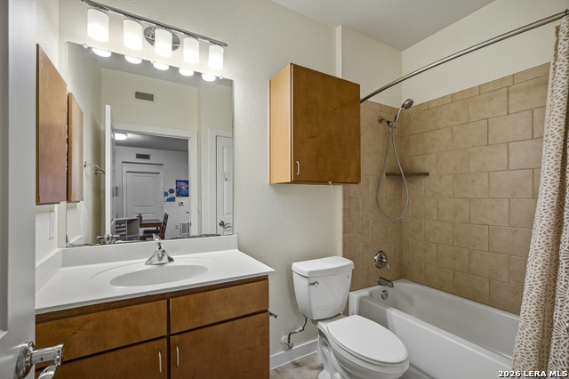 Image 22 of 39 For 7342 Oak Manor Dr  3105