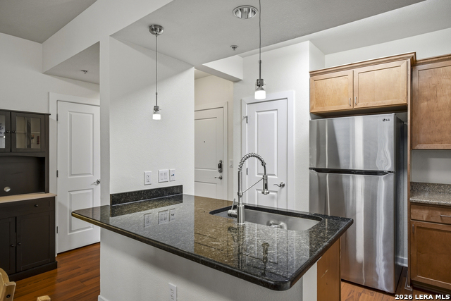 Image 9 of 39 For 7342 Oak Manor Dr  3105