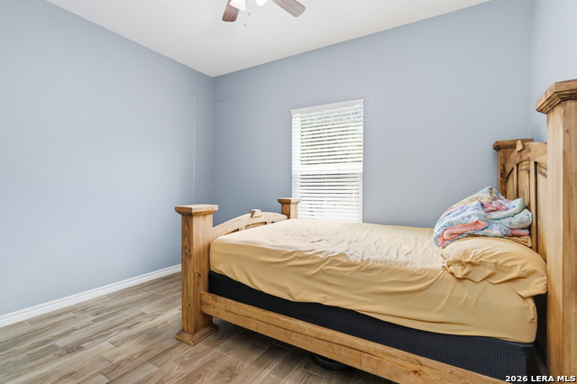 Listing photo id 11 for 1214 Chalmers Ave