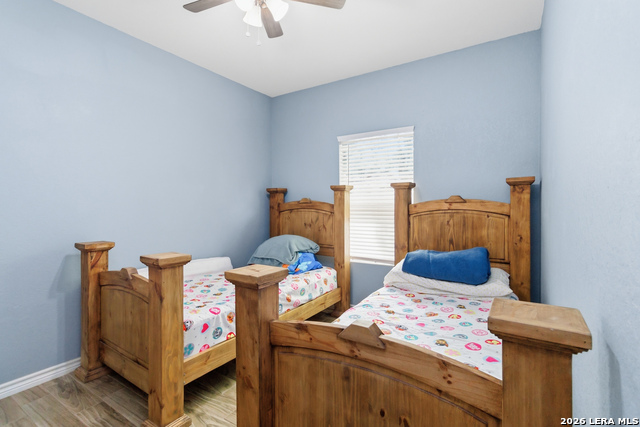 Listing photo id 13 for 1214 Chalmers Ave