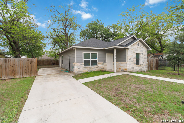 Listing photo id 1 for 1214 Chalmers Ave