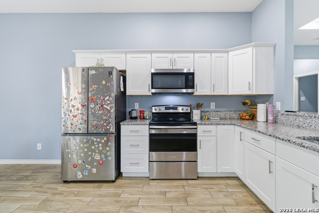 Listing photo id 7 for 1214 Chalmers Ave