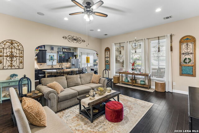 Listing photo id 9 for 123 Cattle Dr