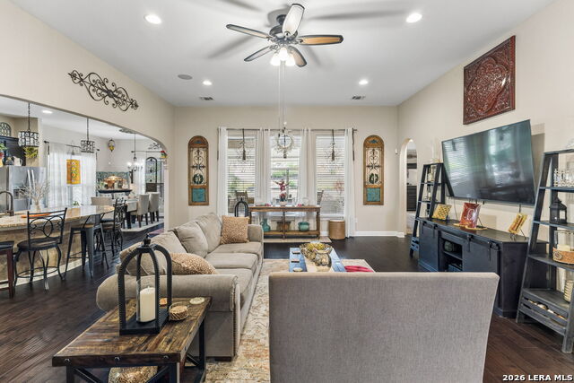 Listing photo id 10 for 123 Cattle Dr