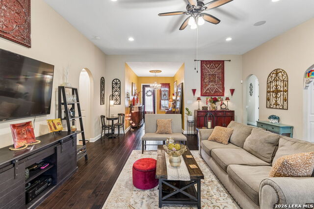 Listing photo id 12 for 123 Cattle Dr