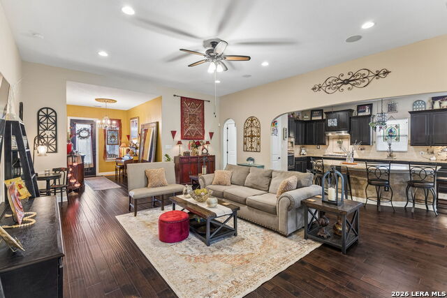 Listing photo id 13 for 123 Cattle Dr