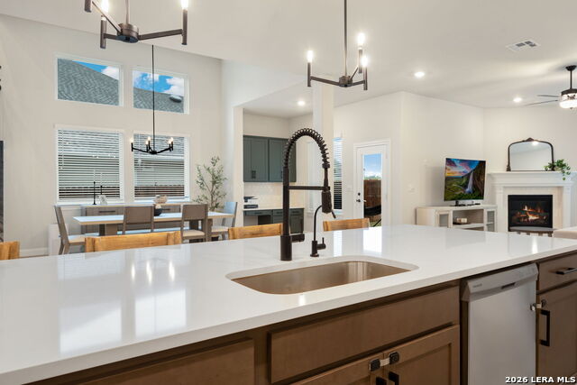 Image 17 of 50 For 1733 Hidden Fox