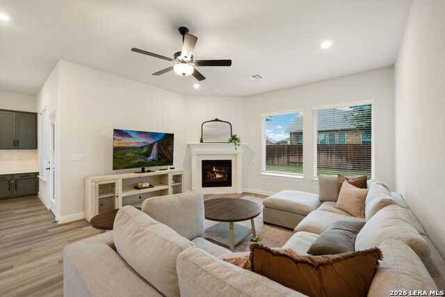 Image 18 of 50 For 1733 Hidden Fox