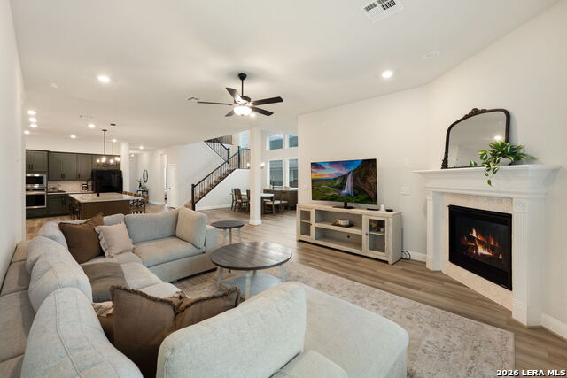 Image 19 of 50 For 1733 Hidden Fox