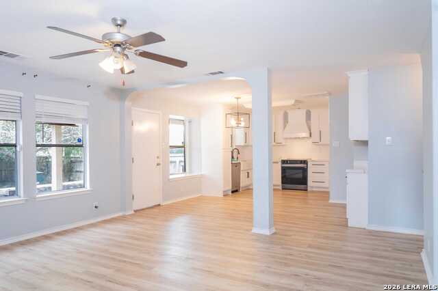 Image 10 of 24 For 4806 Crestwood Hill Dr