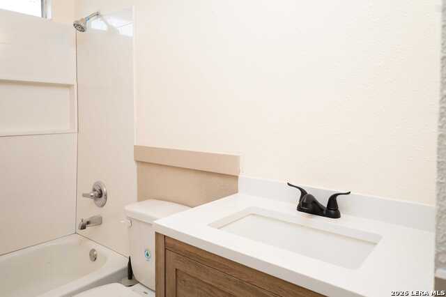 Image 12 of 24 For 4806 Crestwood Hill Dr