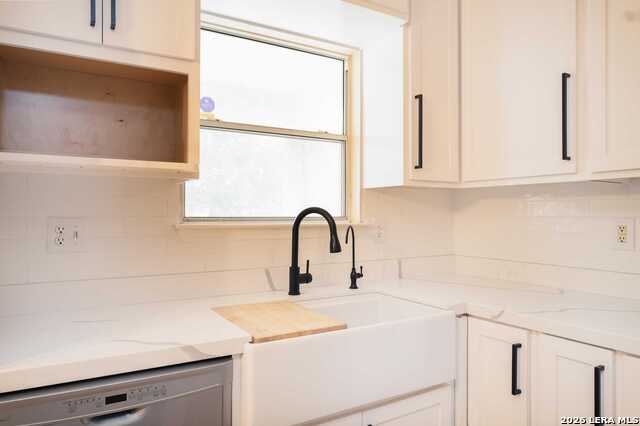 Image 7 of 24 For 4806 Crestwood Hill Dr