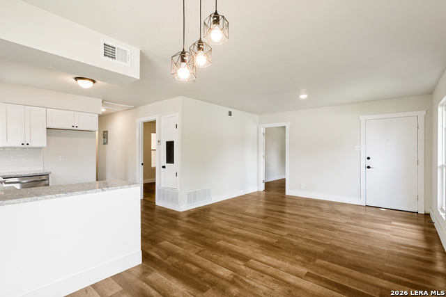 Image 18 of 26 For 2712 Nacogdoches Rd