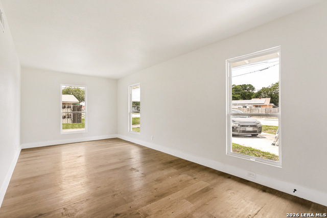 Image 5 of 26 For 2712 Nacogdoches Rd