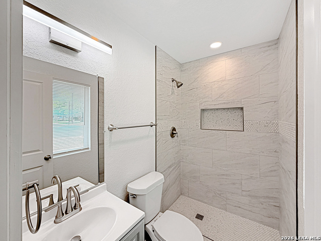 Image 10 of 25 For 250 Flintstone Ln