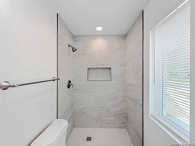 Image 12 of 25 For 250 Flintstone Ln