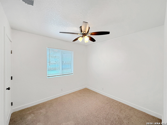 Image 13 of 25 For 250 Flintstone Ln