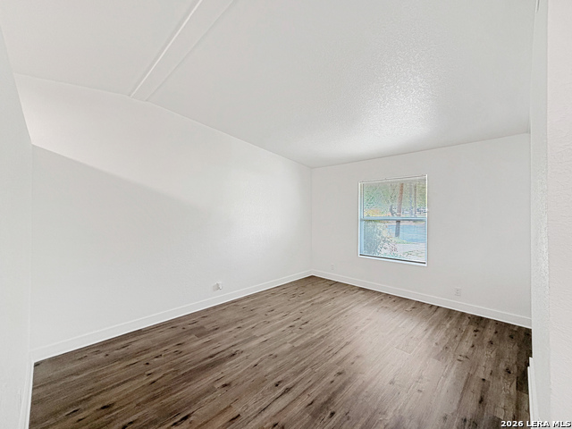 Image 17 of 25 For 250 Flintstone Ln